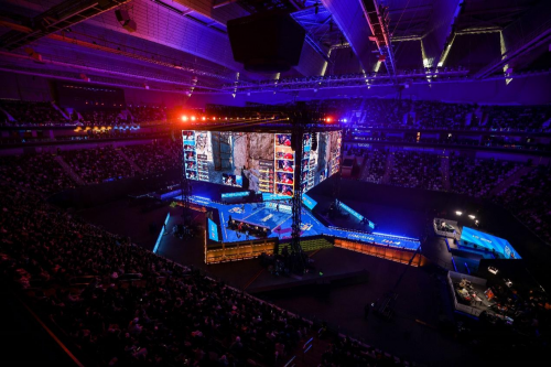 Doinb ：教练不要晚上天天打那个B排位啊 去看看别的队伍的训练赛